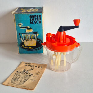 Batteur manuel plastique orange vintage