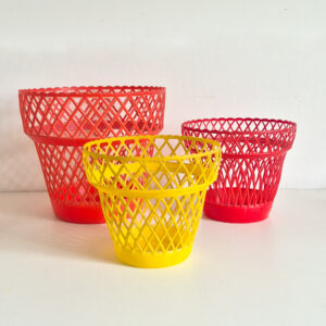 Cache pot plastique vintage - Au choix