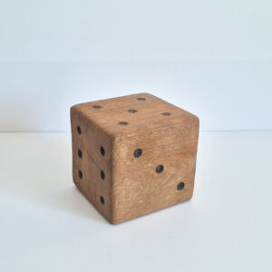 Gros dè en bois vintage