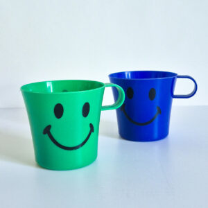 Lot de deux tasses plastique Smiley