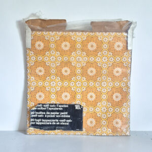 Papier peint fleuri vintage 70s